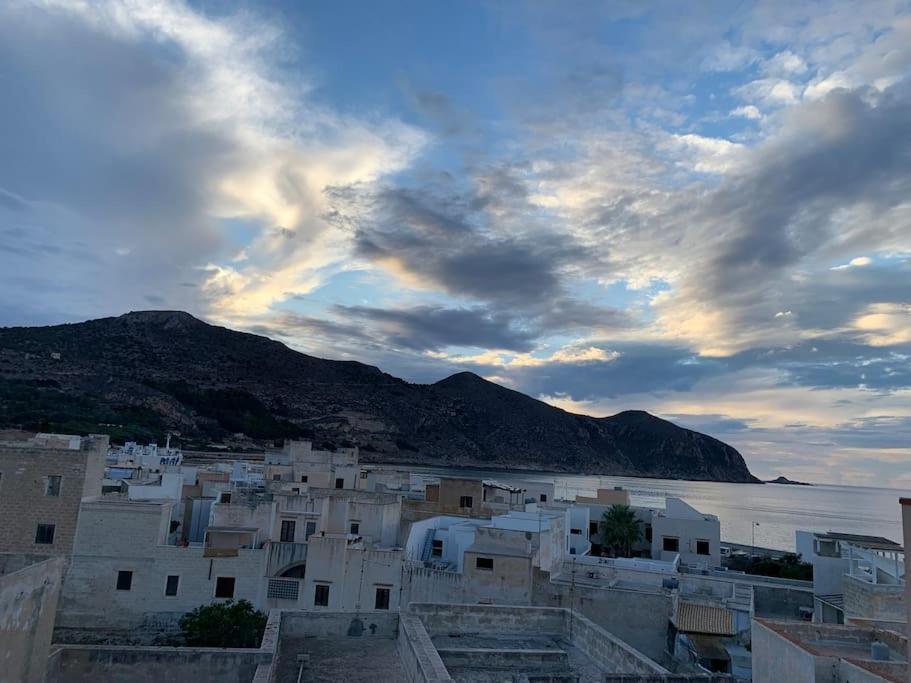 Al centro del centro - Favignana Exterior foto